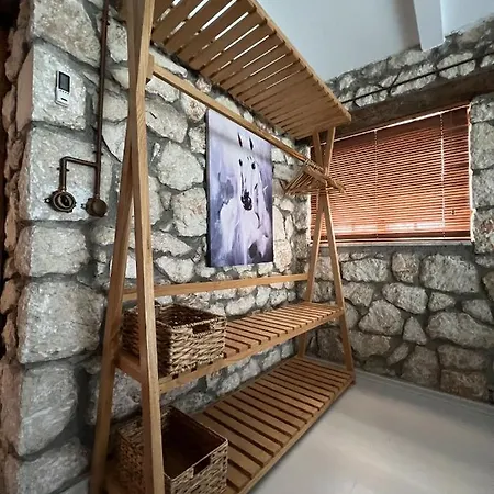Kalabantia House 페티예