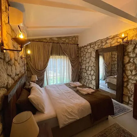 호텔 Kalabantia House 4*